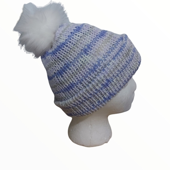 Hand Knit Beanie With Faux Fur Pom Pom Adult Size - Picture 5 of 5